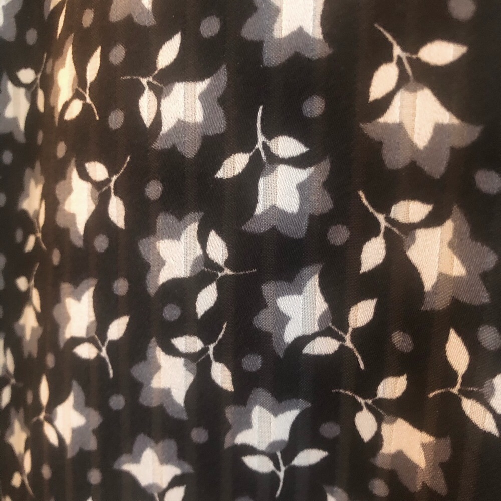 LOFT Sleeveless Top - Picture 7 of 13